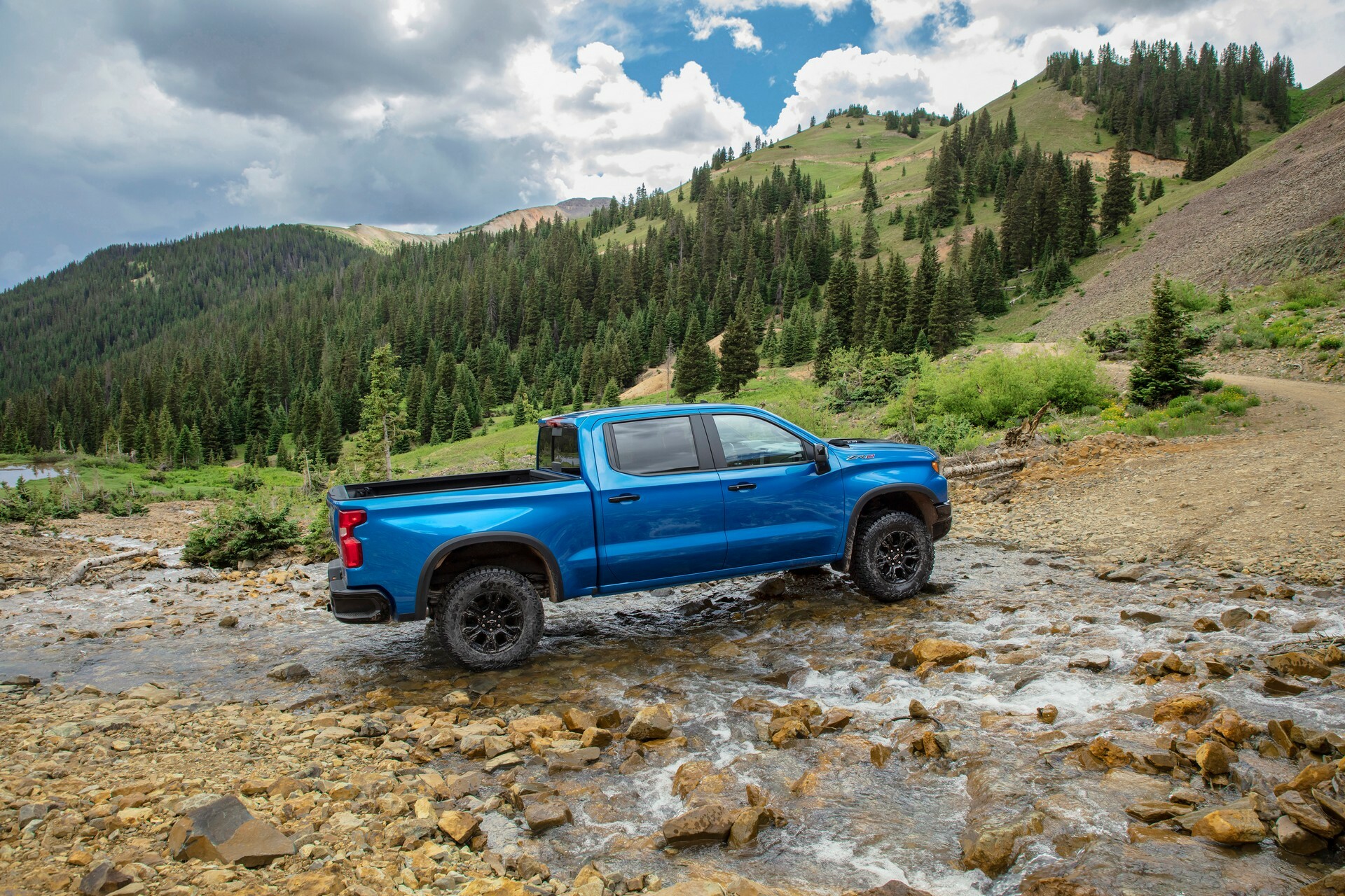 Chevy Silverado ZR2 Gains Inline Six Diesel Power For 2024 Carscoops   2024 Chevy Silverado 2 