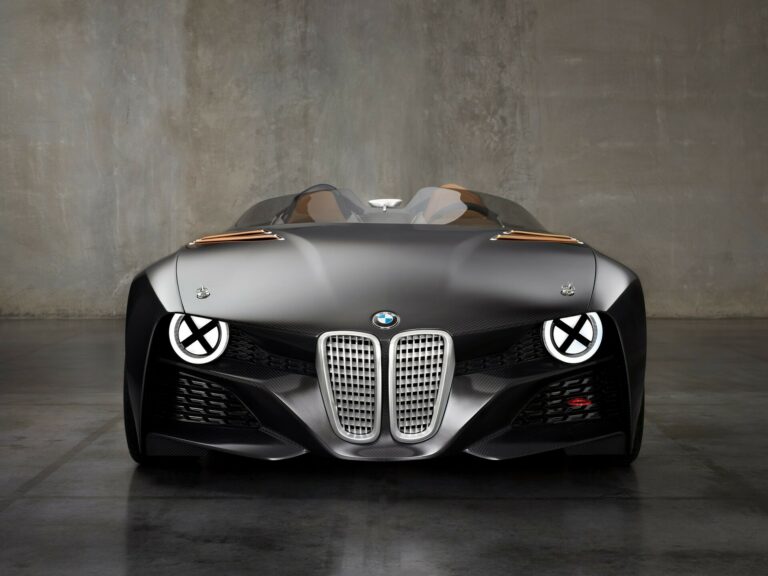 BMW To Debut New Hommage Concept, Special M Car, And M Performance i7 ...