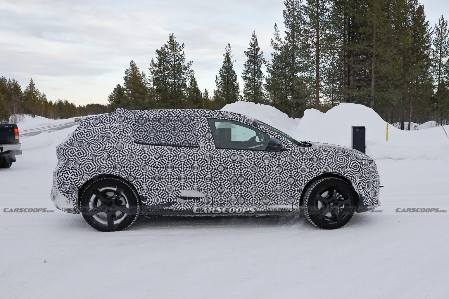 2024 Renault Scenic E-Tech Takes Shape With Nissan Ariya Underpinnings ...