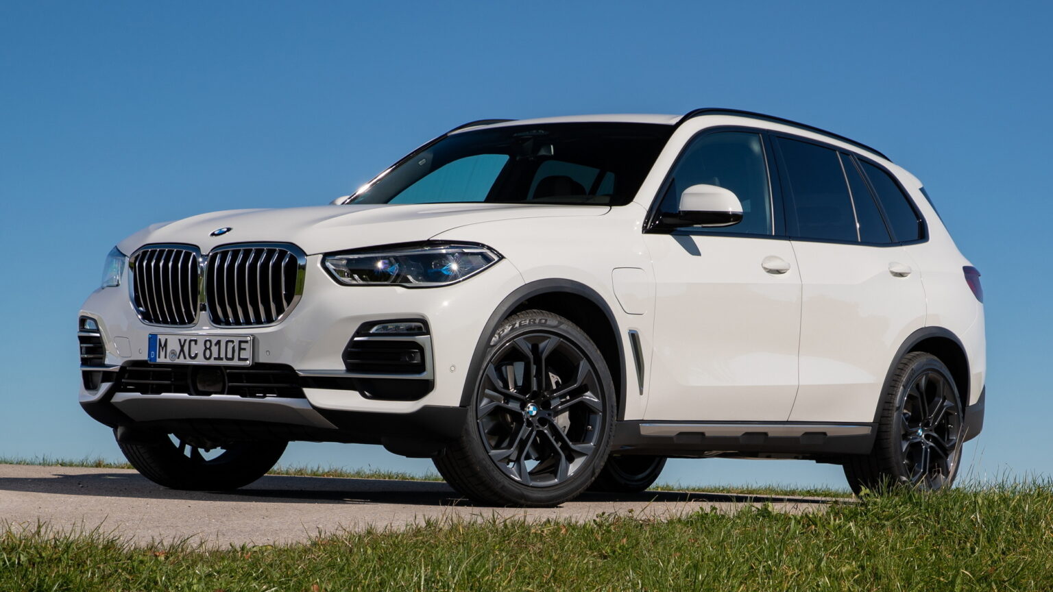 SecondRow Headrests May Not Stay In Place Leading To 2023 BMW X5