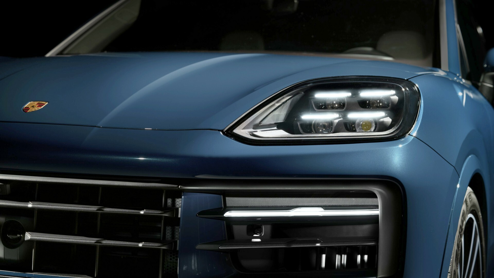 2024 Porsche Cayenne Turbo E-Hybrid Debuts With 729 HP, $148,550 Price Tag