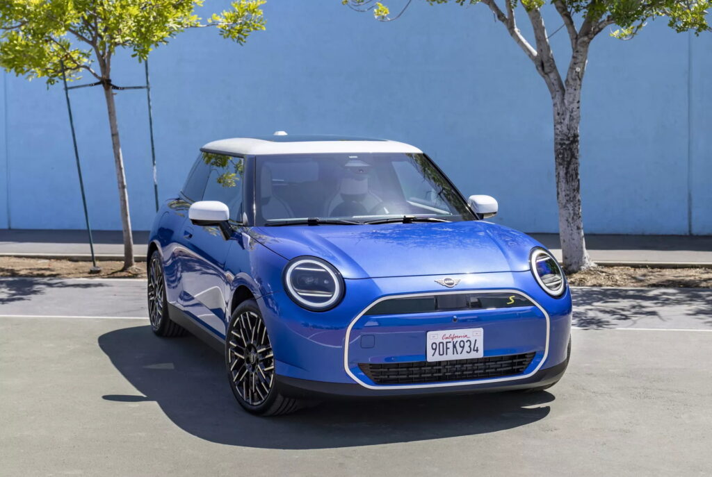 One Millionth MINI 2-Door To Leave Factory Is An Electric Model | Carscoops