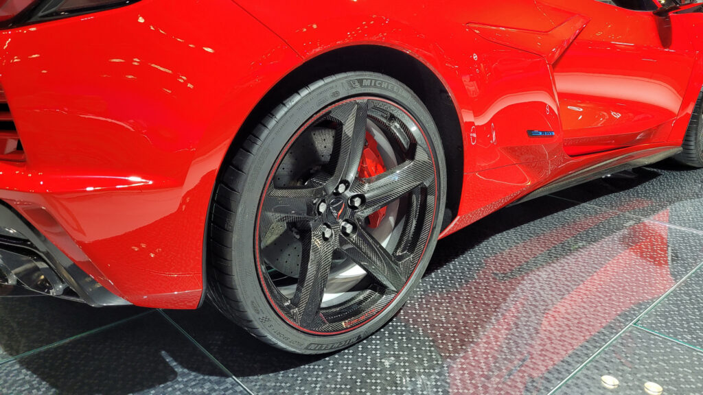  Corvette Z06’s $19K Carbon Fiber Wheels Damaged By Chevy Dealer During Tire Change