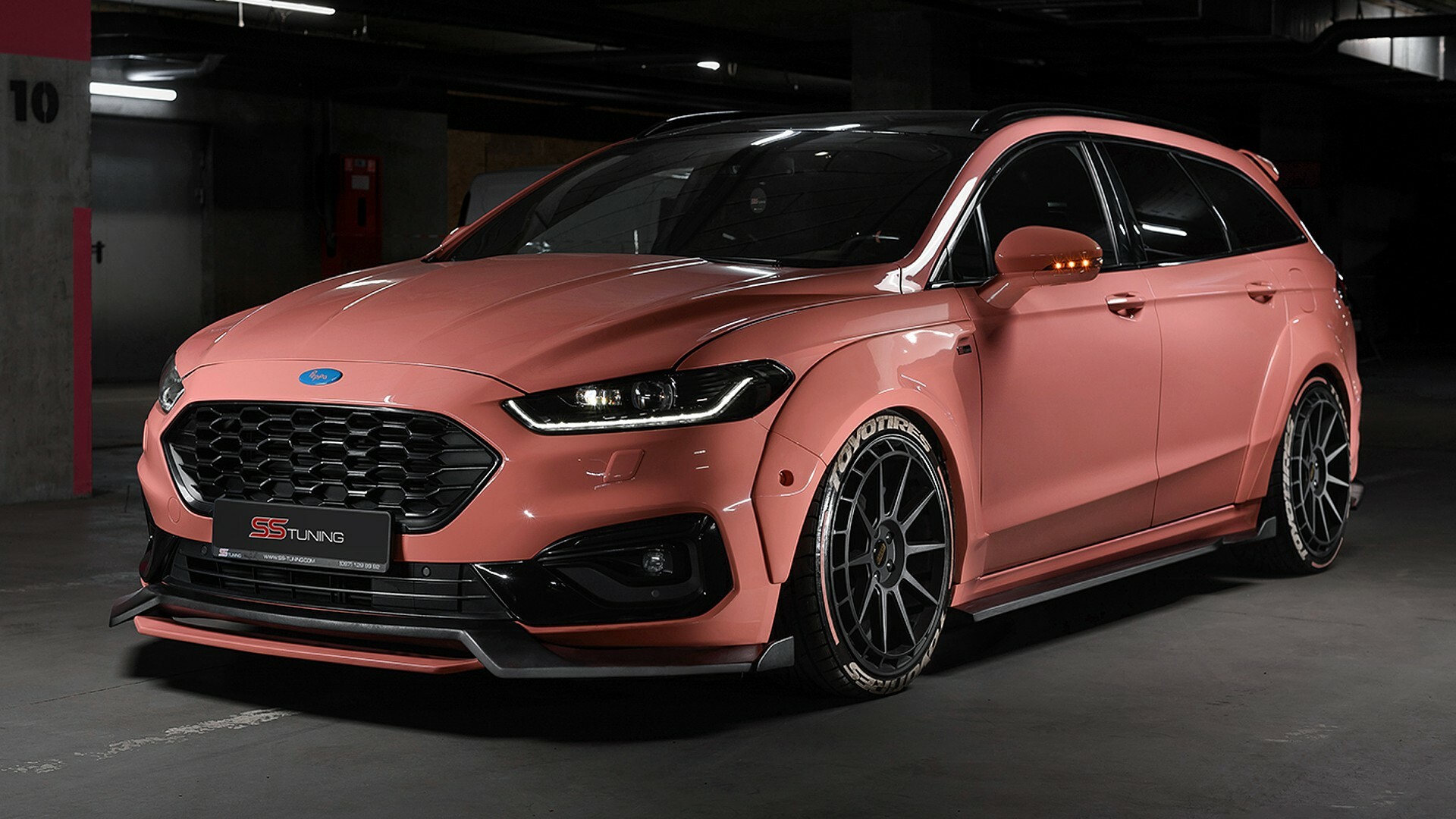 https://www.carscoops.com/wp-content/uploads/2023/04/Ford-Mondeo-SportWagon-Peppa-Project-main.jpg