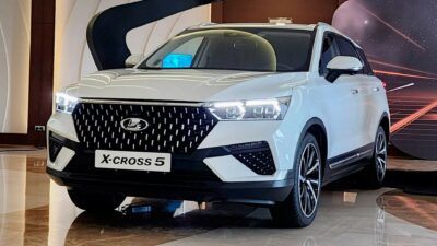 Lada X-Cross 5 Debuts In Russia As A Rebadged FAW From China | Carscoops