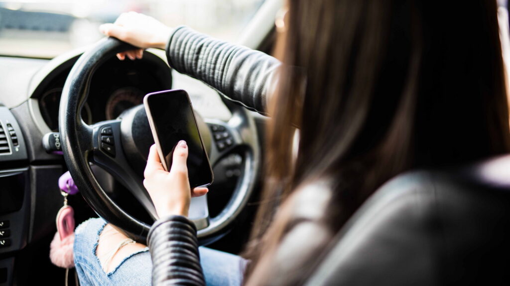  You May Not Be Pulled Over For Texting And Driving In Missouri – But That Could Soon Change