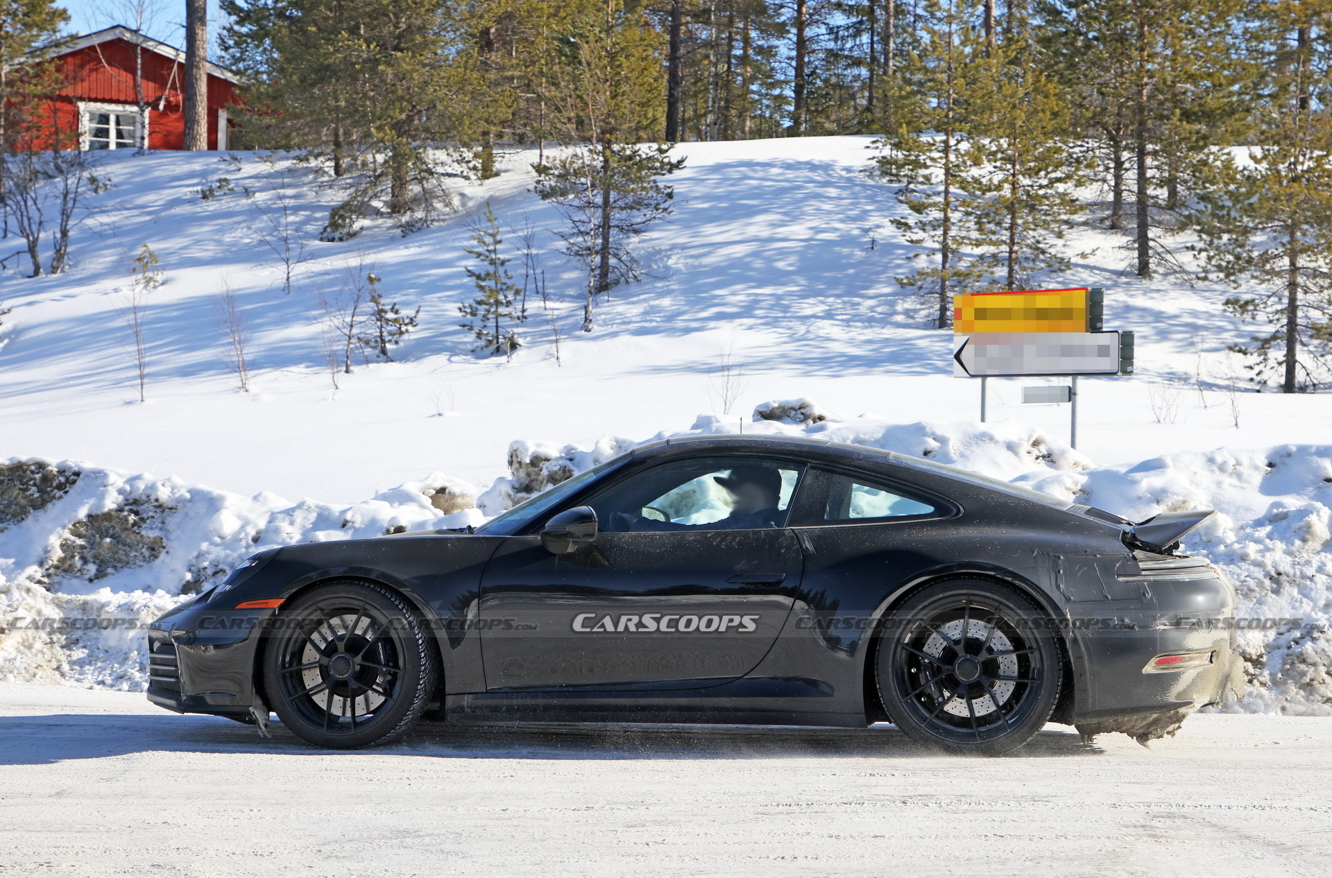 На тестах замечен прототип обновленного гоночного суперкара Porsche 911 GTS