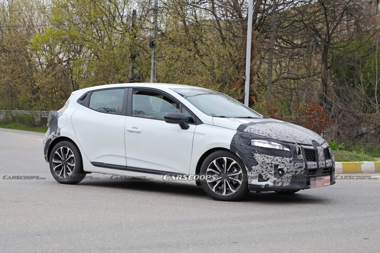 Facelifted 2024 Renault Clio Gains Big Espace Style Grille Carscoops   Renault Clio Facelift Scoop 00004 1536x1024 