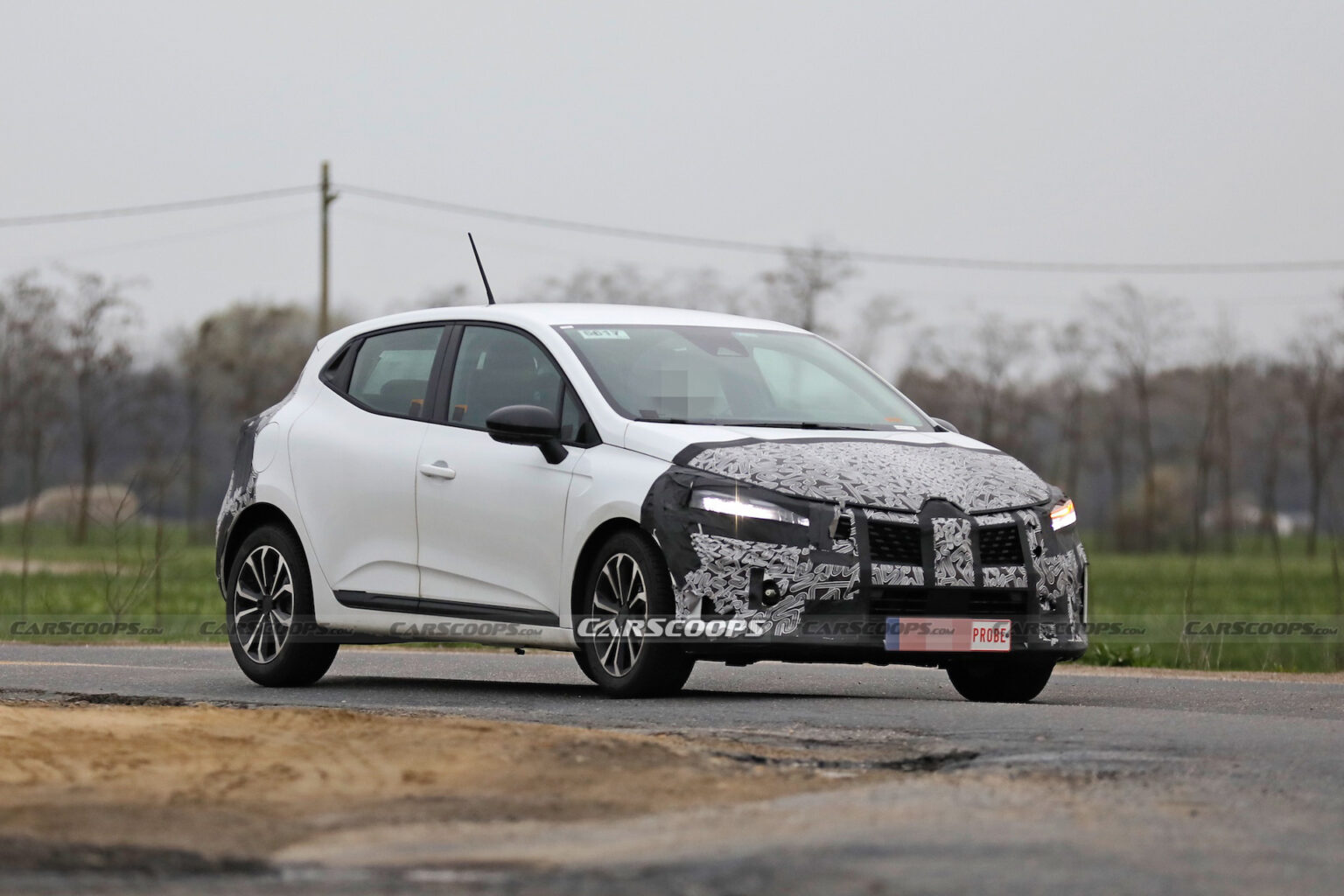 Facelifted 2024 Renault Clio Gains Big Espace Style Grille Carscoops   Renault Clio Facelift Scoop 00008 1536x1024 