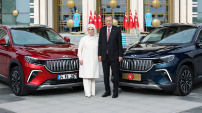 President Erdogan Takes Delivery Of Turkey’s First Togg T10X Electric ...