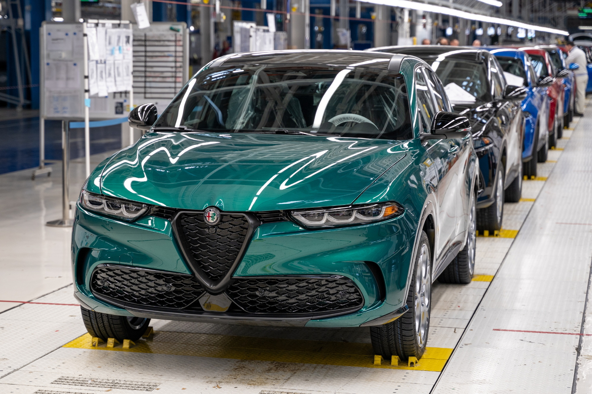 2024 Alfa Romeo Tonale Lands In The US, Gets 29 MPG And Can Travel 33