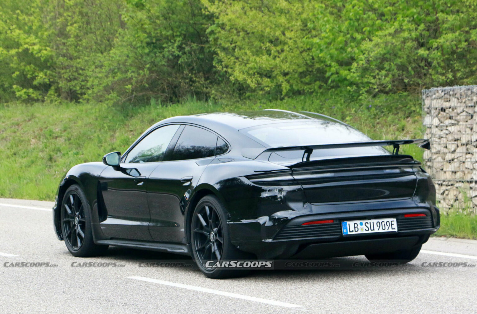 1,000 HP Porsche Taycan Turbo GT Will Show The Tesla Model S Plaid Who ...