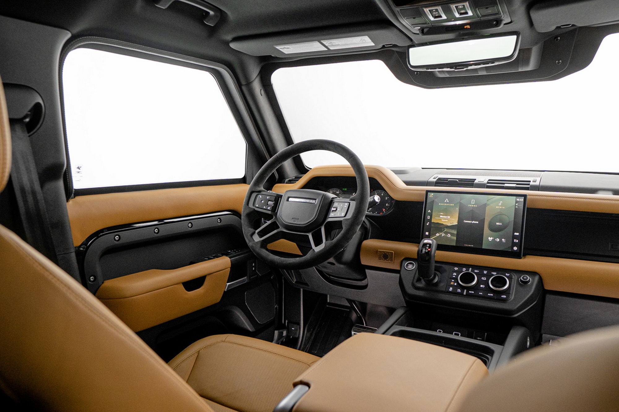 Land rover defender 2023