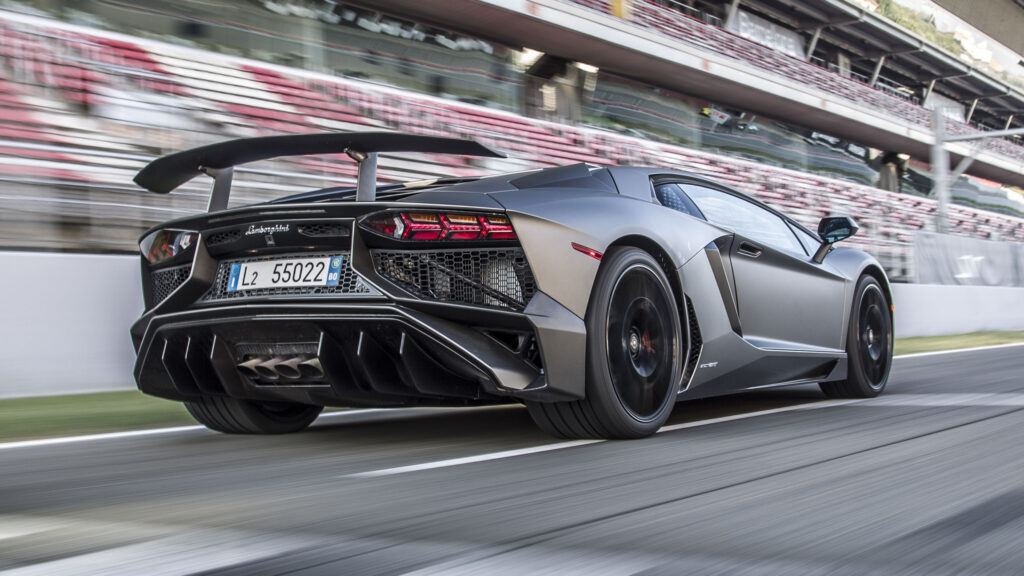  Aussie High-School Student Spotted Driving A Lamborghini Aventador SV With L-Plates