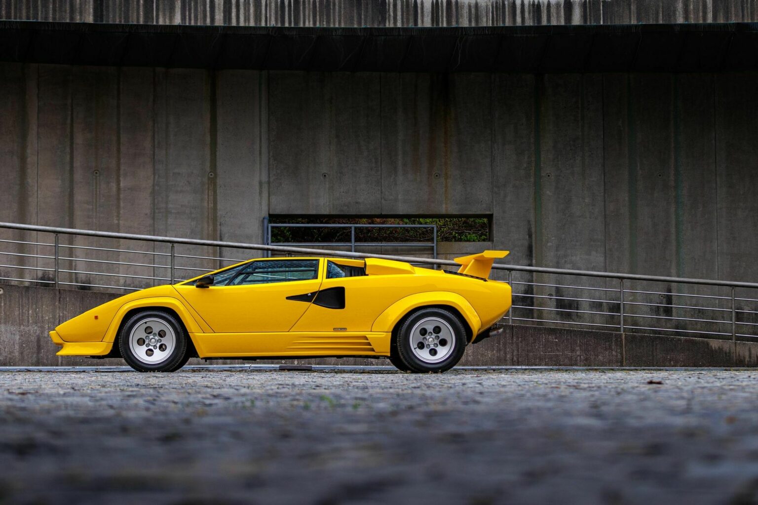 Gorgeous Lamborghini Countach 5000 QV Proves Yellow And Brown Can Work ...