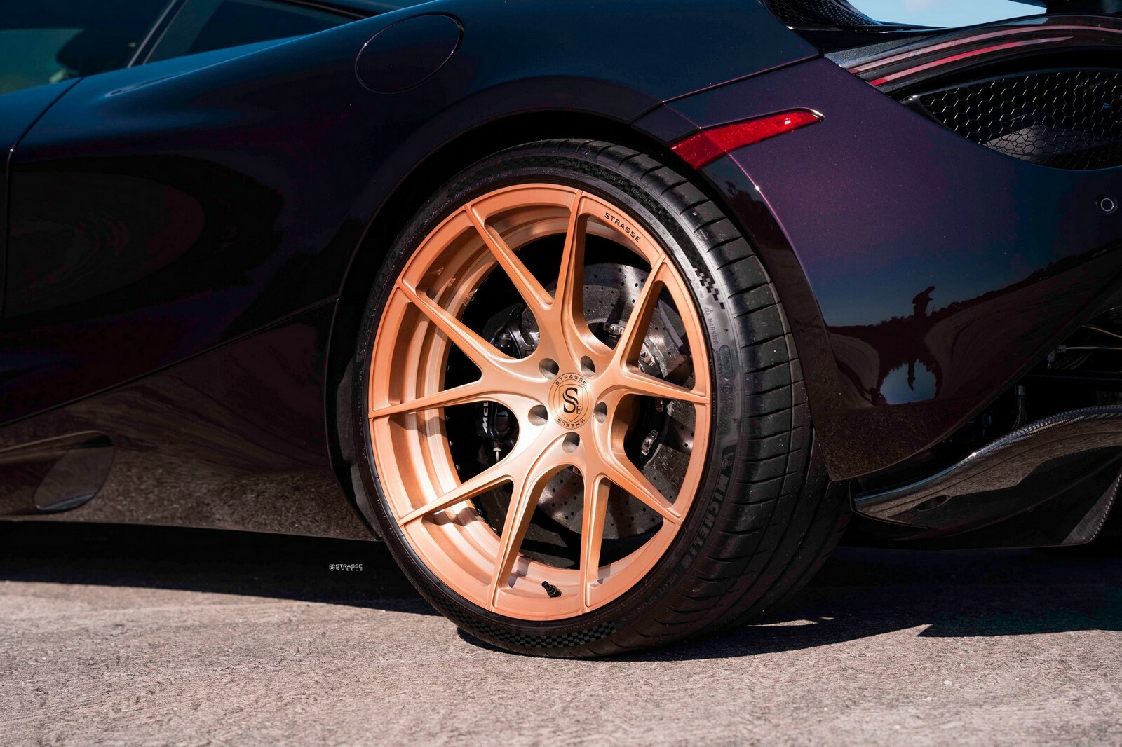 MCLAREN 720s Purple