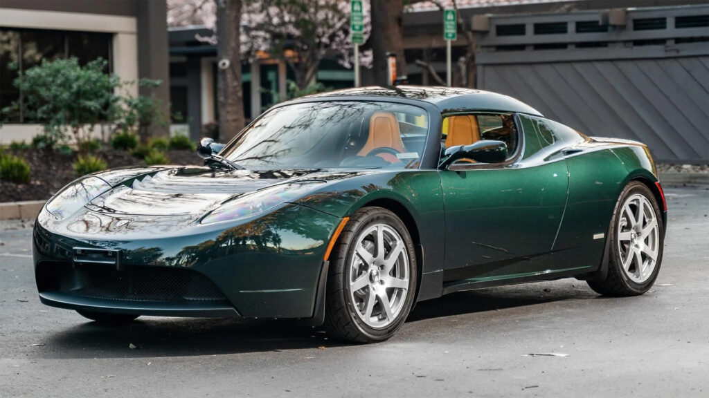  The Sale Of This 2008 Tesla Roadster Could Fund A Second-Gen Model