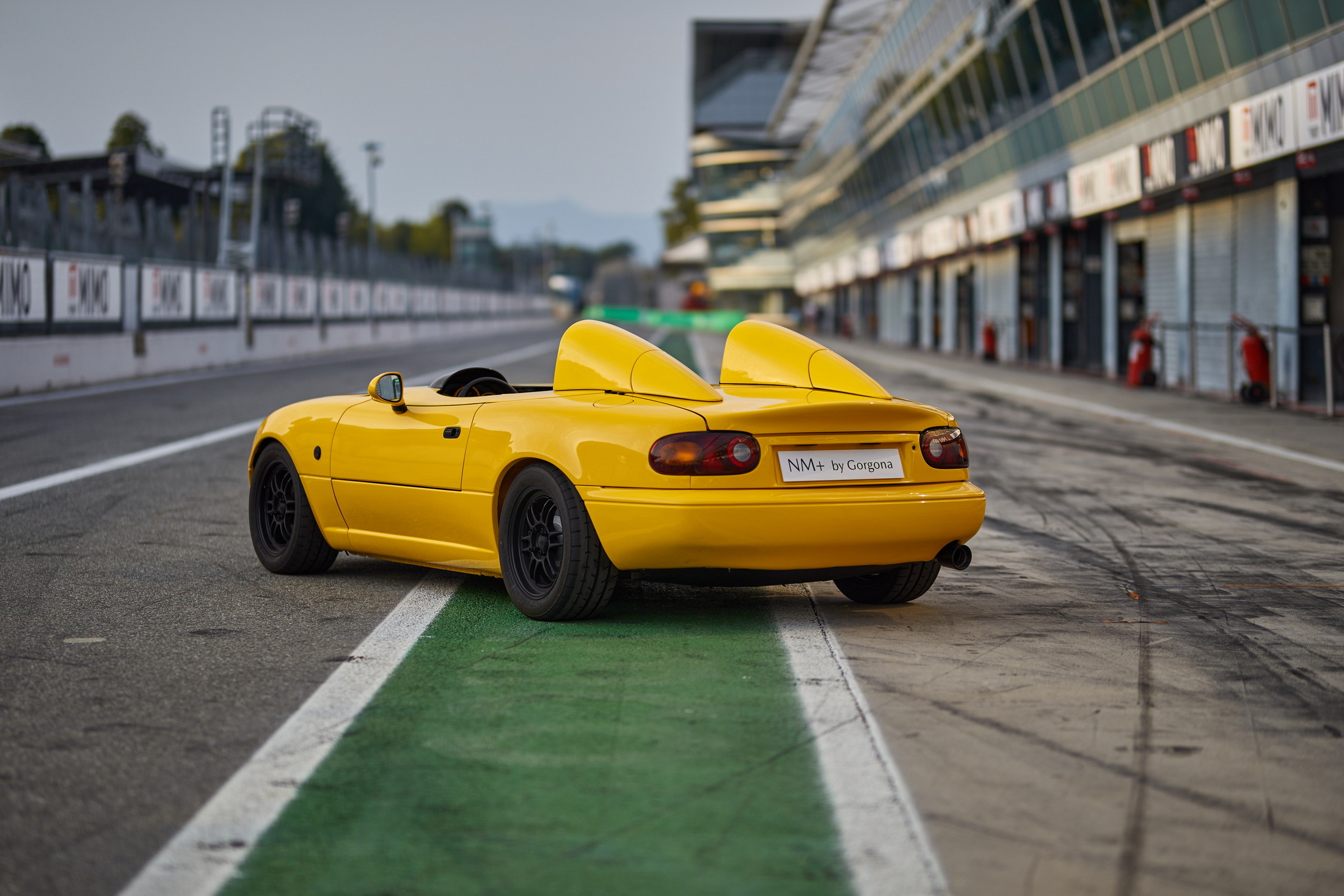 MX 5 Miata wide Fenders Wallpaper