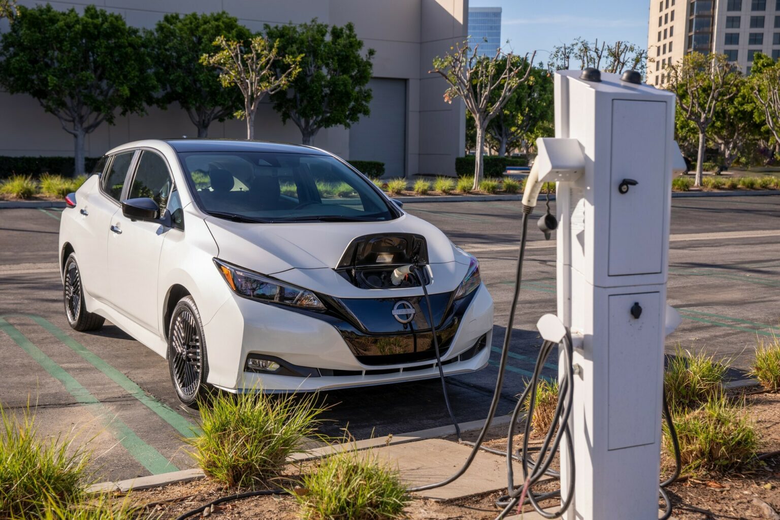 2024 Nissan Leaf Charges Ahead With A Higher Price Tag Carscoops