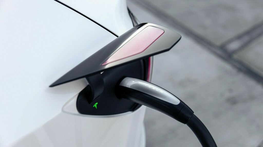  BTC Power To Add Tesla’s Charging Standard To Its Stations In 2024