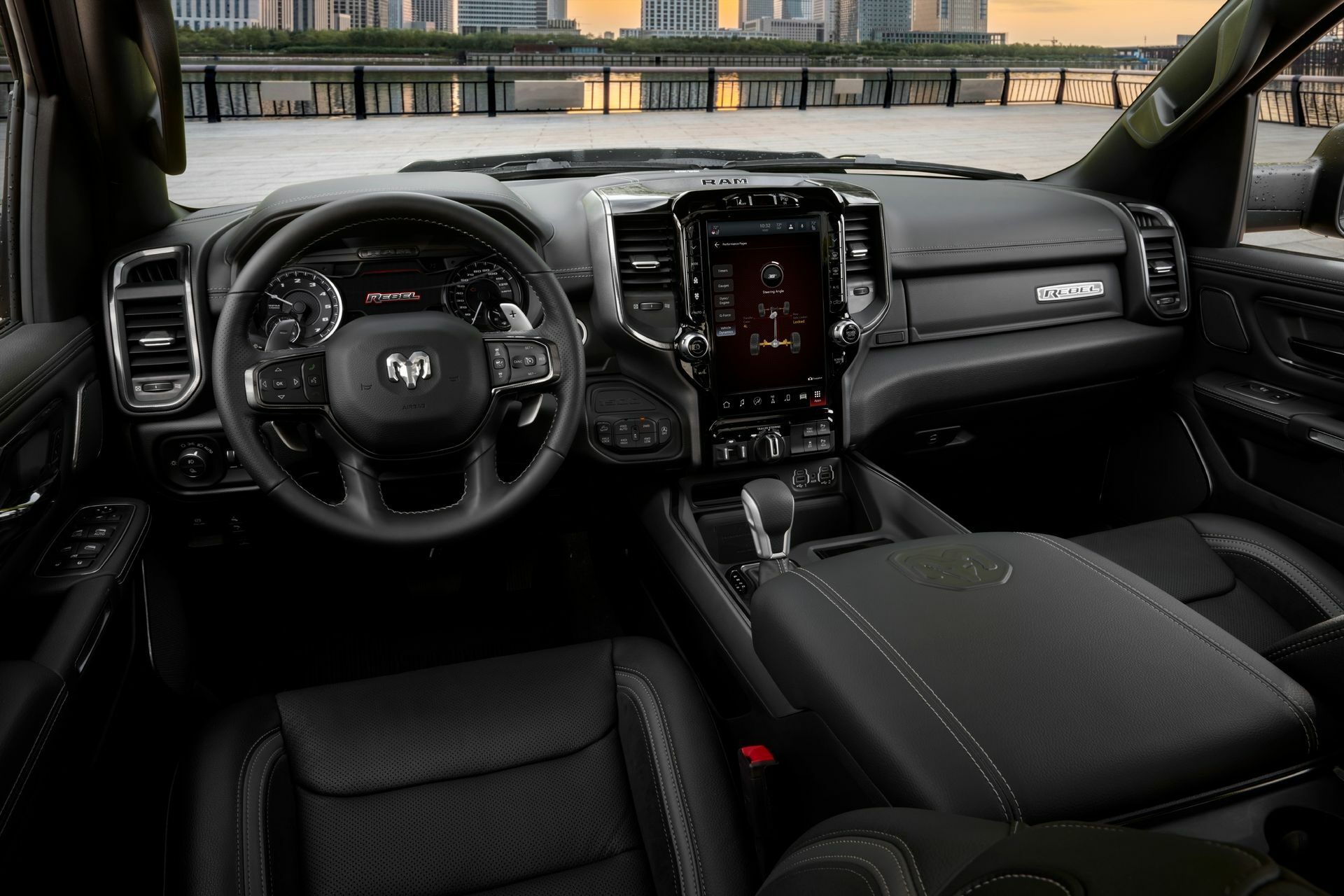 Рам 2023 года. Ram 1500 2022. Ram 1500 2022 салон. Ram 1500 2022 Interior. Додж рам 2022 салон.