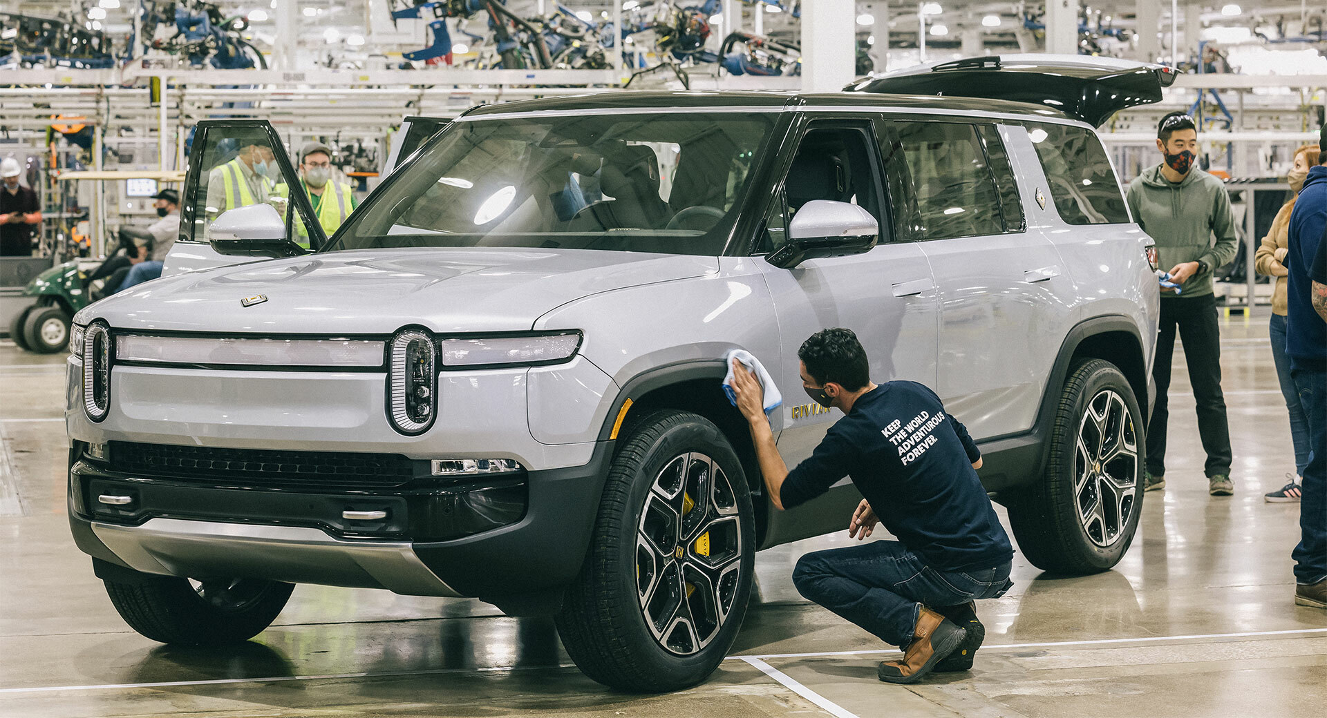 Rivian Will Soon Be Building More R1S SUVs Than R1T Trucks Carscoops