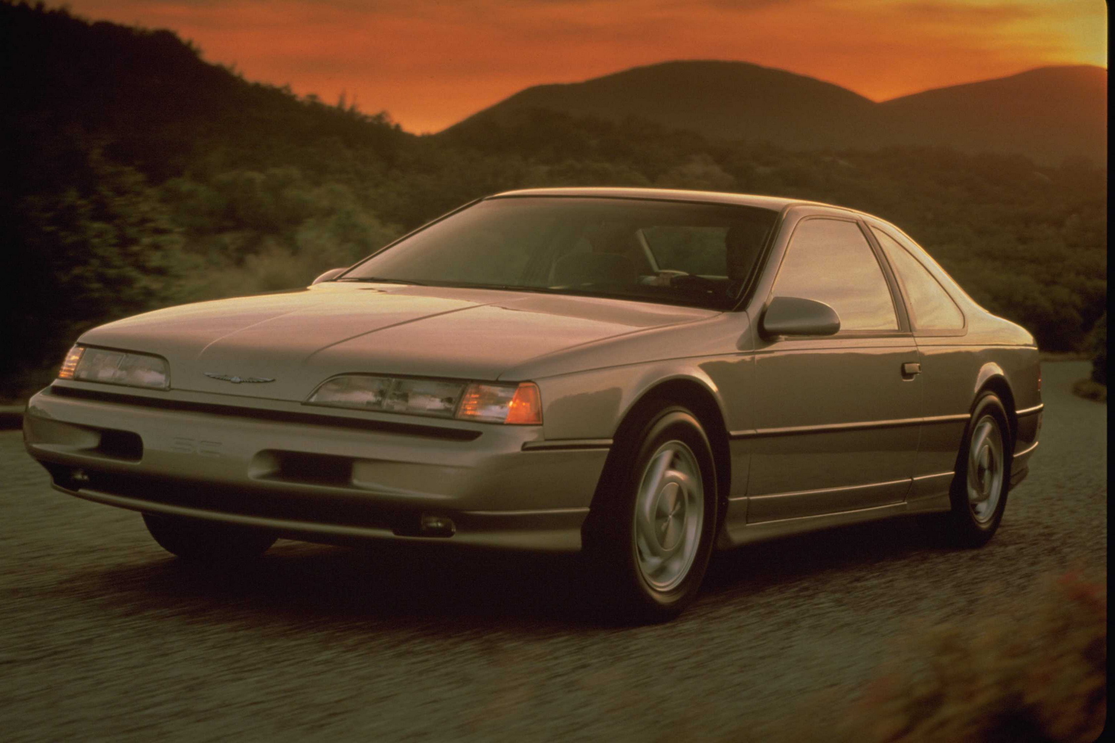 Ford Thunderbird 1989