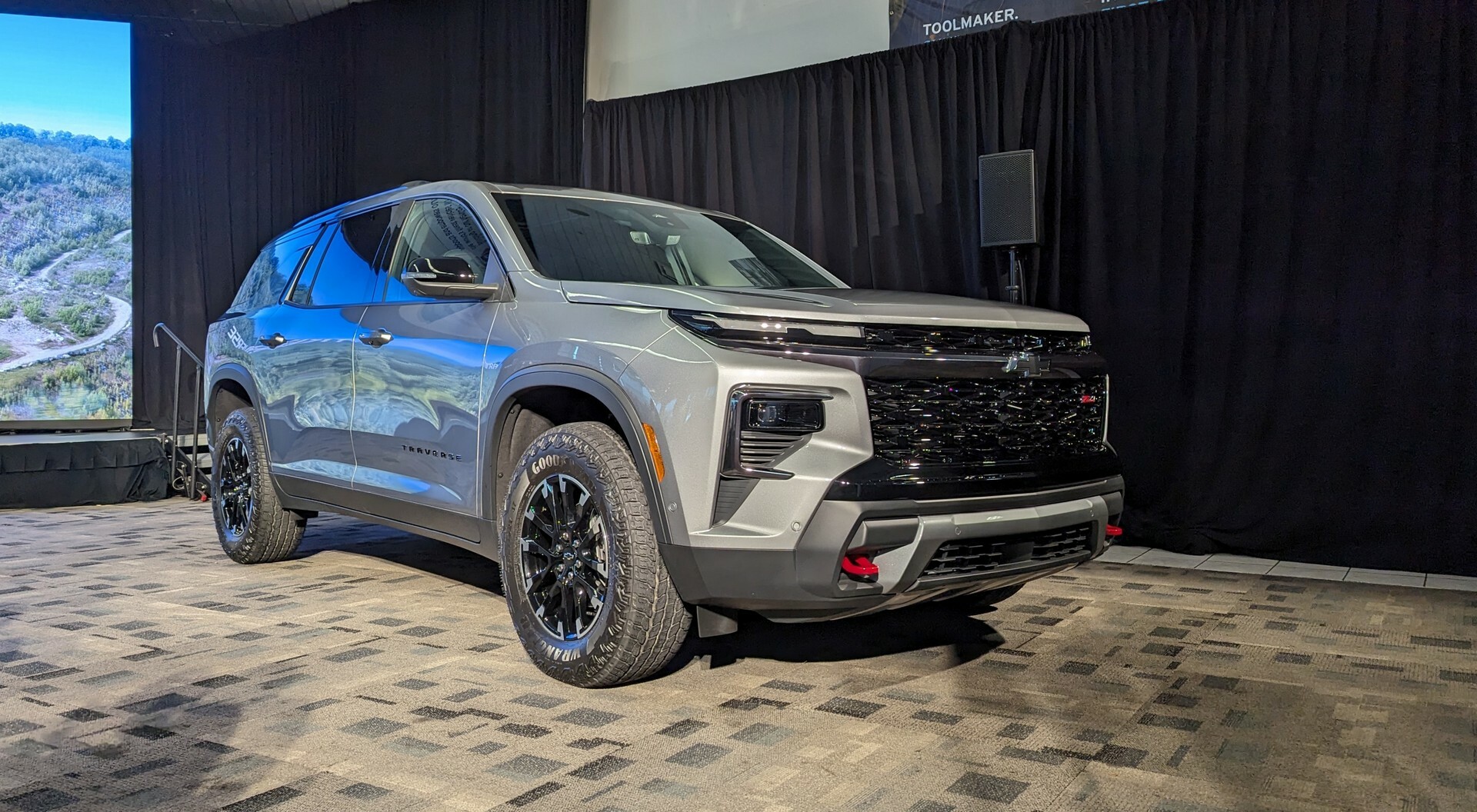 First Look: The 2024 Chevrolet Traverse Has The Style, Space, And Specs 