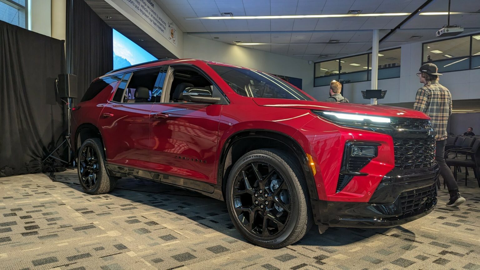 First Look: The 2024 Chevrolet Traverse Has The Style, Space, And Specs ...