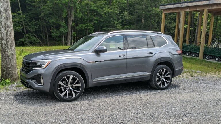 We Re Driving The 2024 VW Atlas And Atlas Cross Sport What Do You Want   2024 VW Atlas Rivers For Carscoops 768x432 