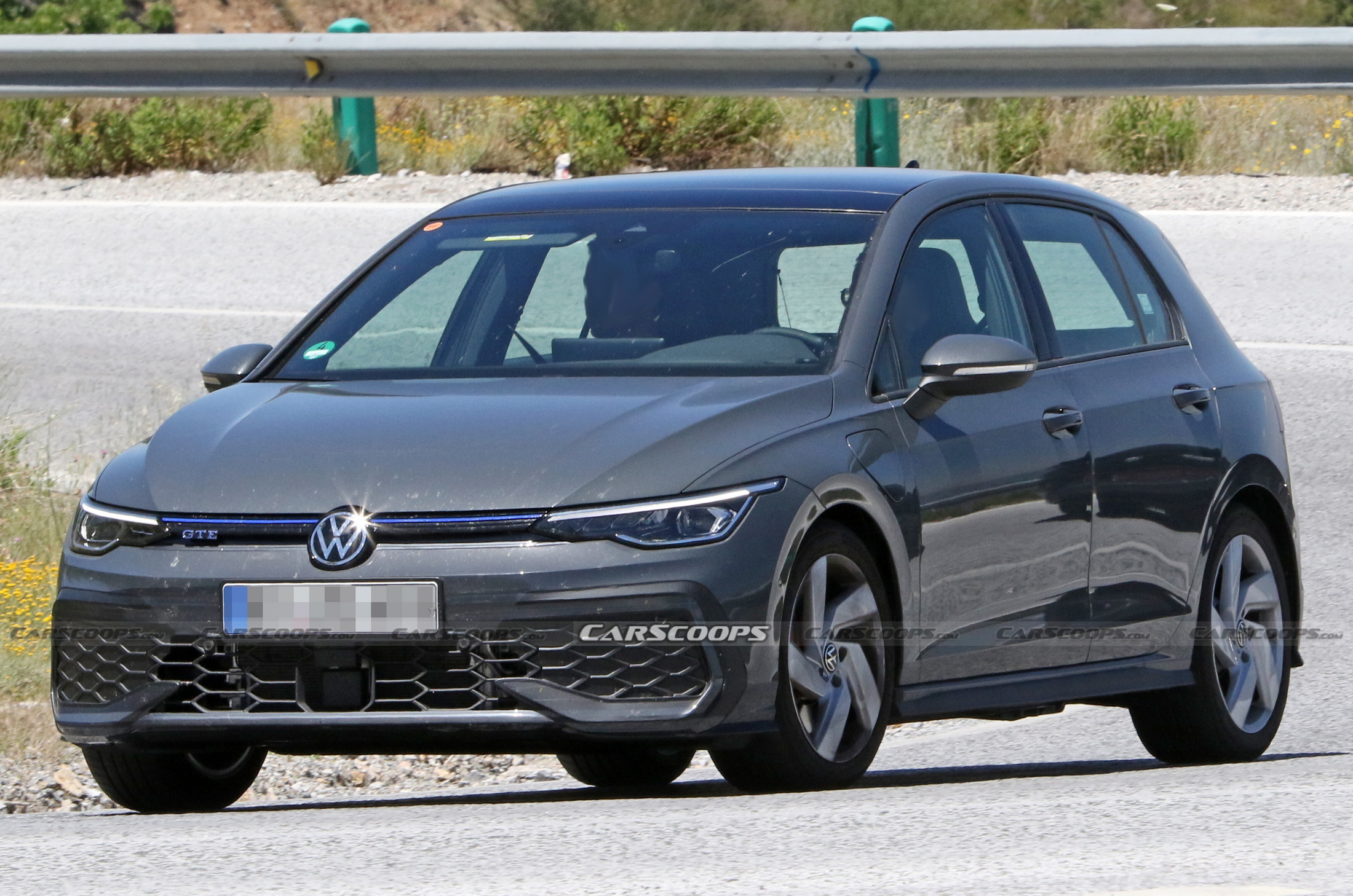 2025 VW Golf GTE Facelift Spied With Α Revised Bodykit | Carscoops