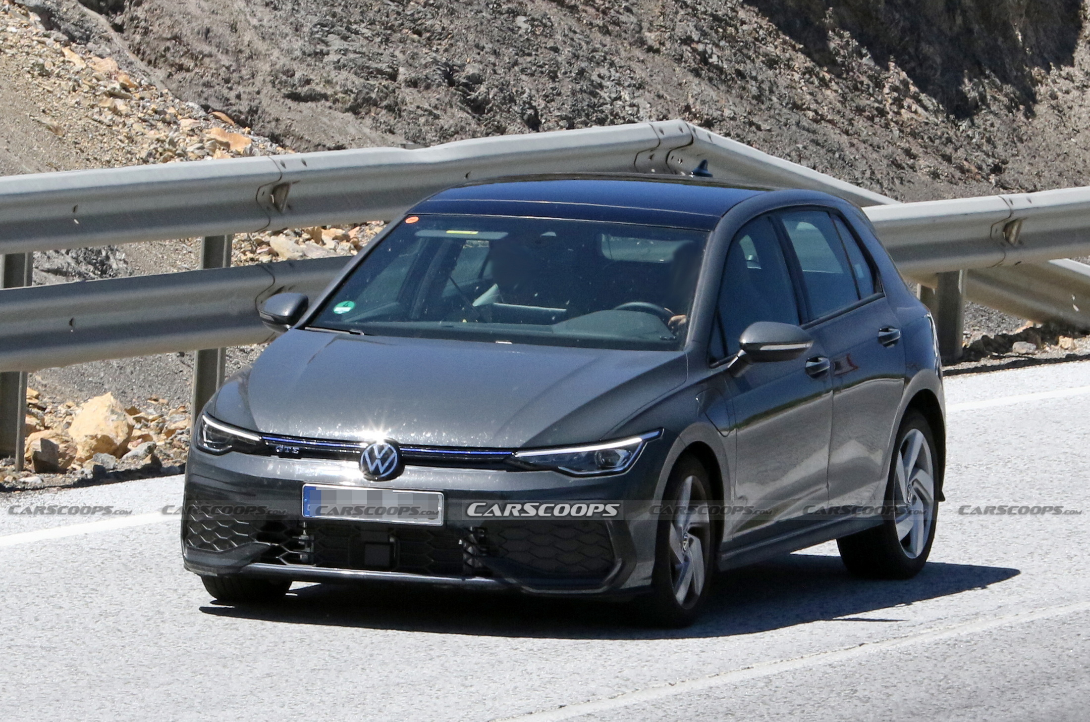 2025 VW Golf GTE Facelift Spied With Α Revised Bodykit Carscoops