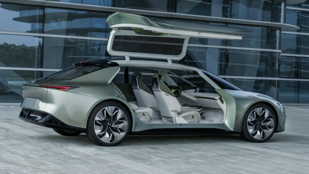 Buick Proxima Concept es un sedán insignia EV con puertas de ala de gaviota diseñadas en China