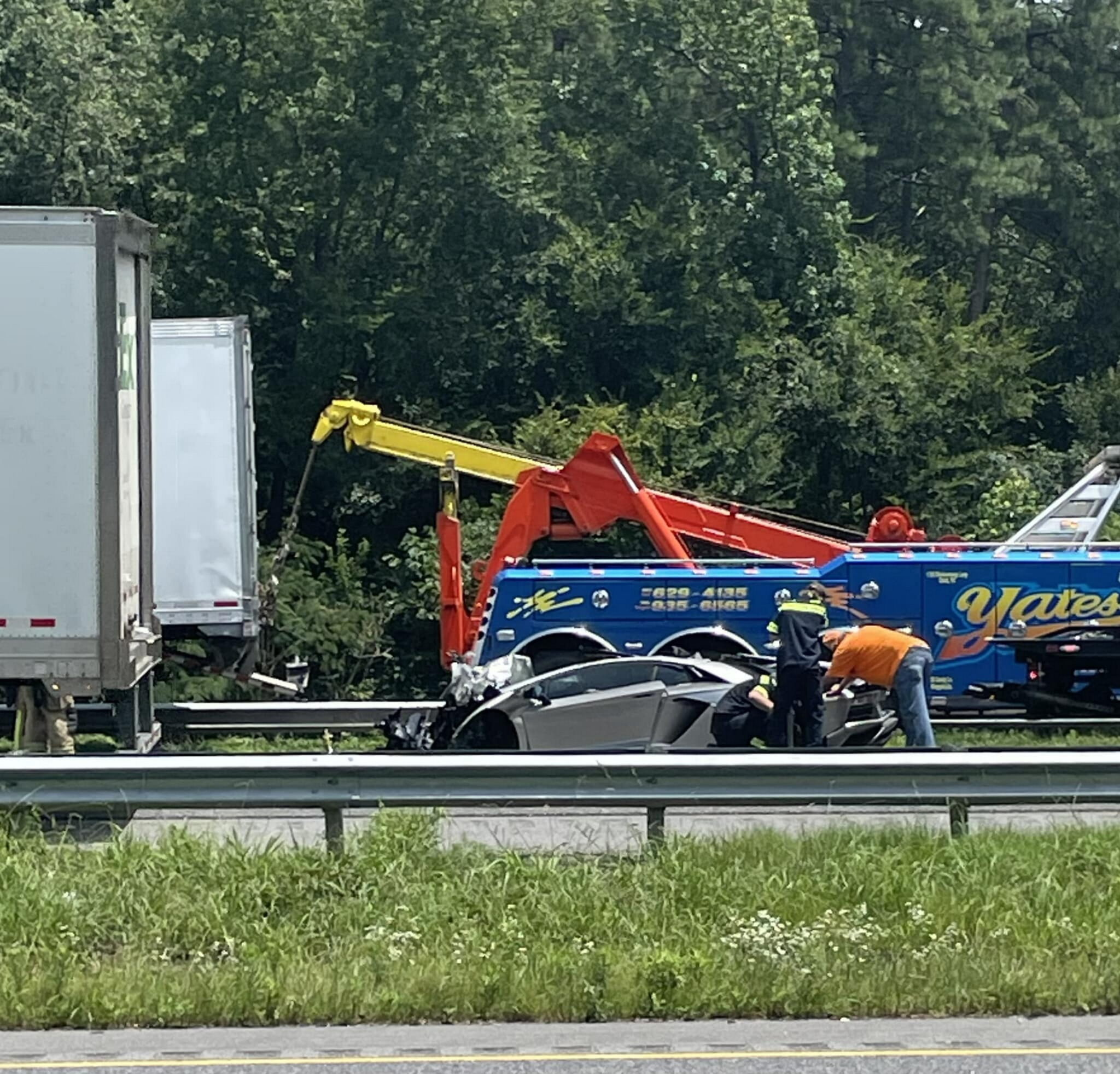 Speeding Lamborghini Aventador Wedged Under 18 Wheeler Driver Miraculously Walks Away Carscoops 7271