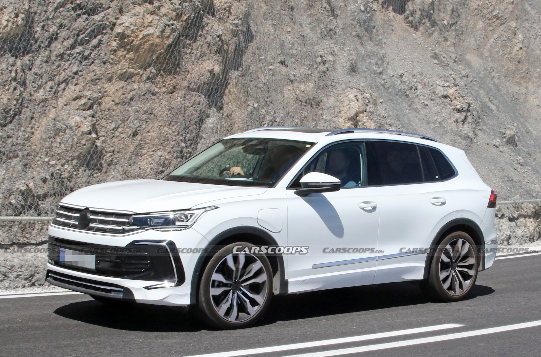 2024 VW Tiguan PHEV Spied Putting 62-Mile Electric Range To The Test ...