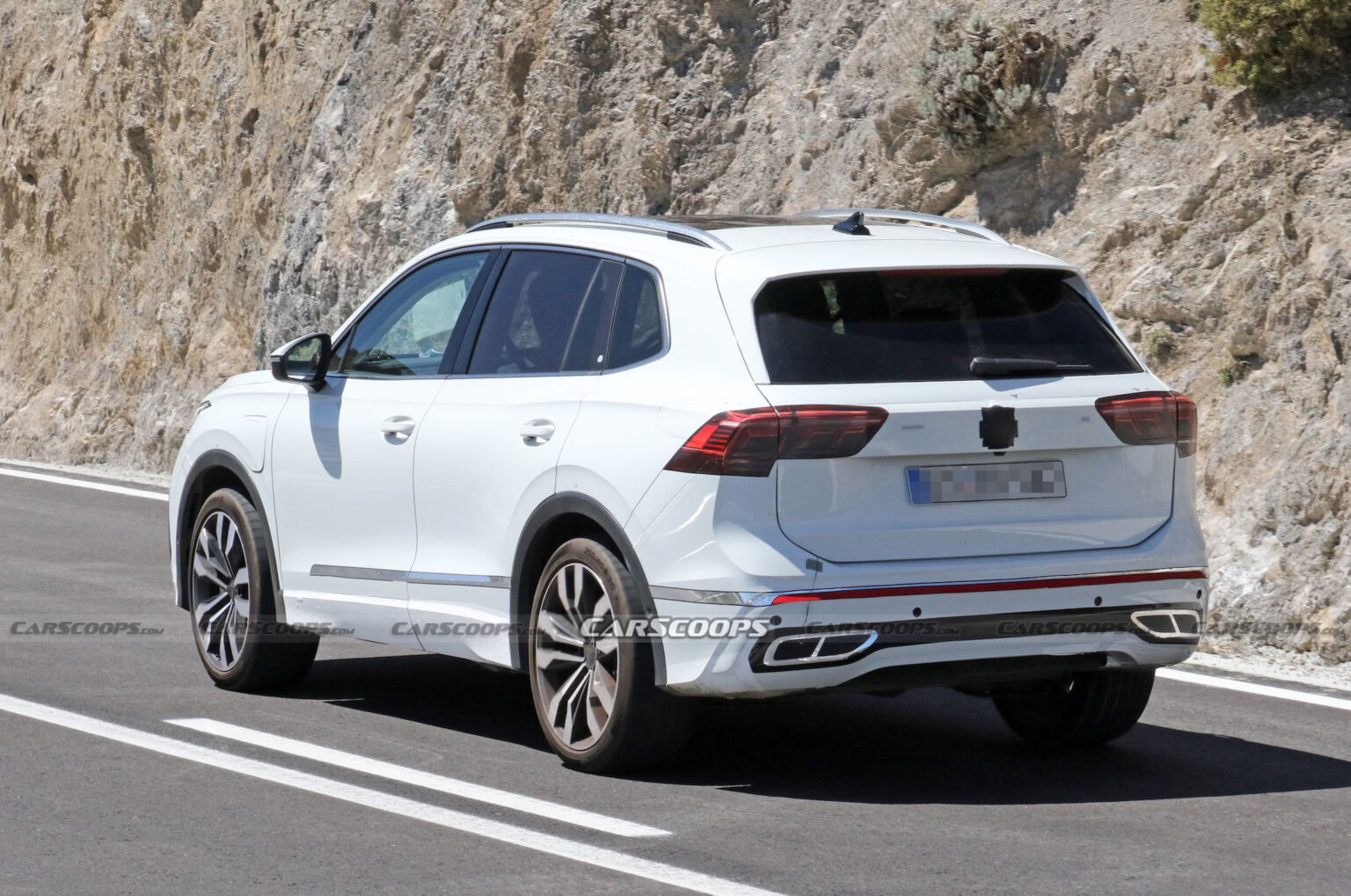 2024 VW Tiguan PHEV Spied Putting 62-Mile Electric Range To The Test ...