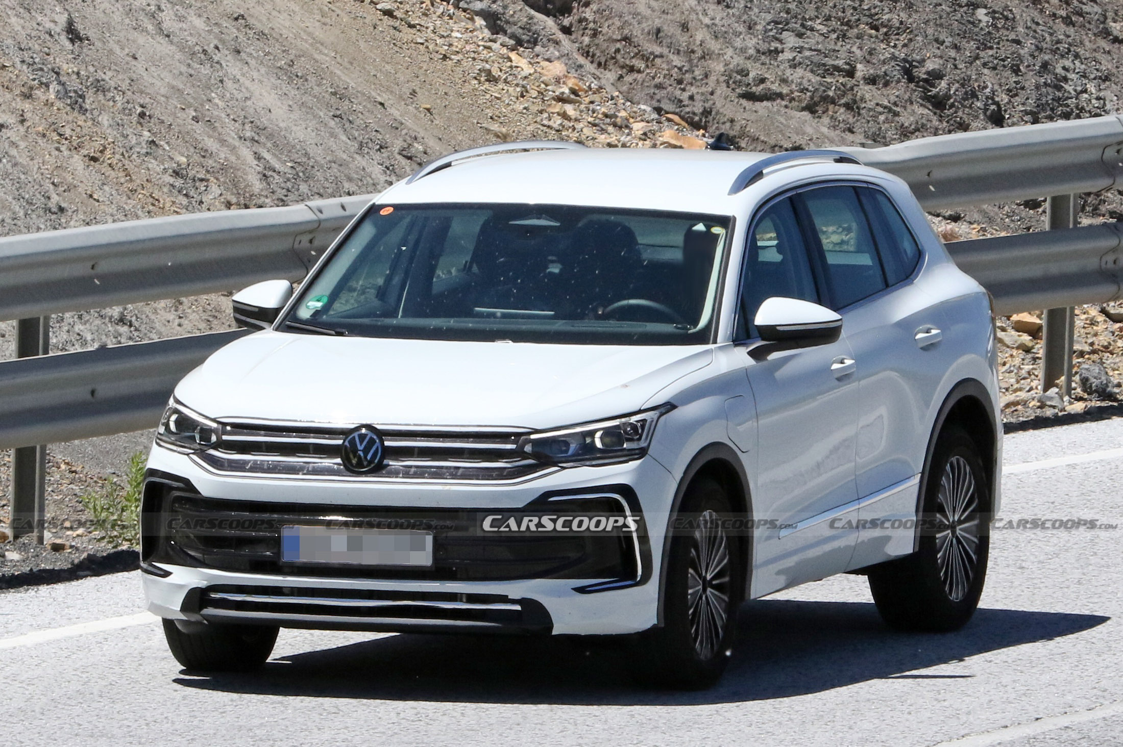 2024 VW Tiguan PHEV Spied Putting 62-Mile Electric Range To The Test ...