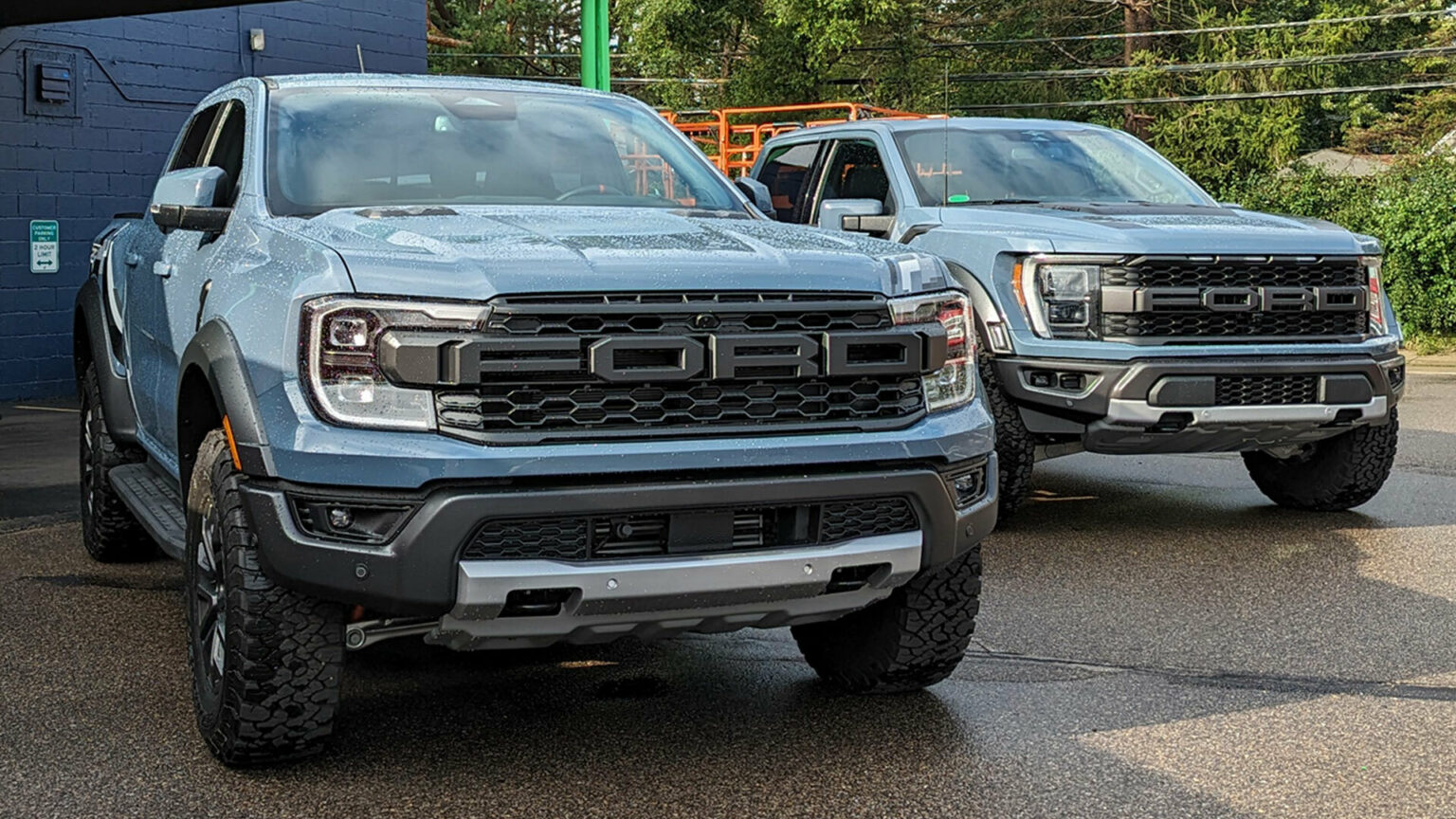 2024 Ford Ranger Raptor Meets F150 Raptor, Shows The Family