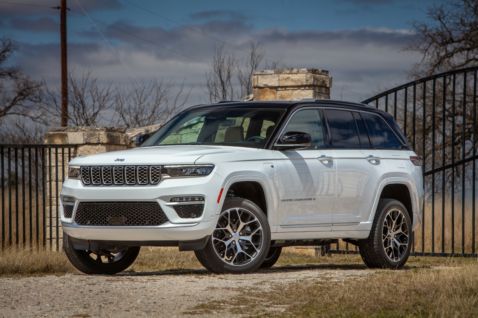 Review: Jeep Grand Cherokee L Offers Posh Off-Roading For The Whole ...