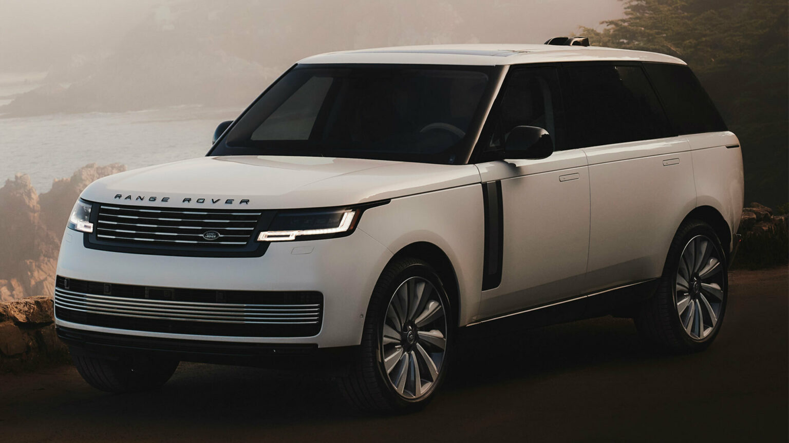 Новый рендж ровер 2024. Рендж Ровер 2024. Электрический range Rover 2024.