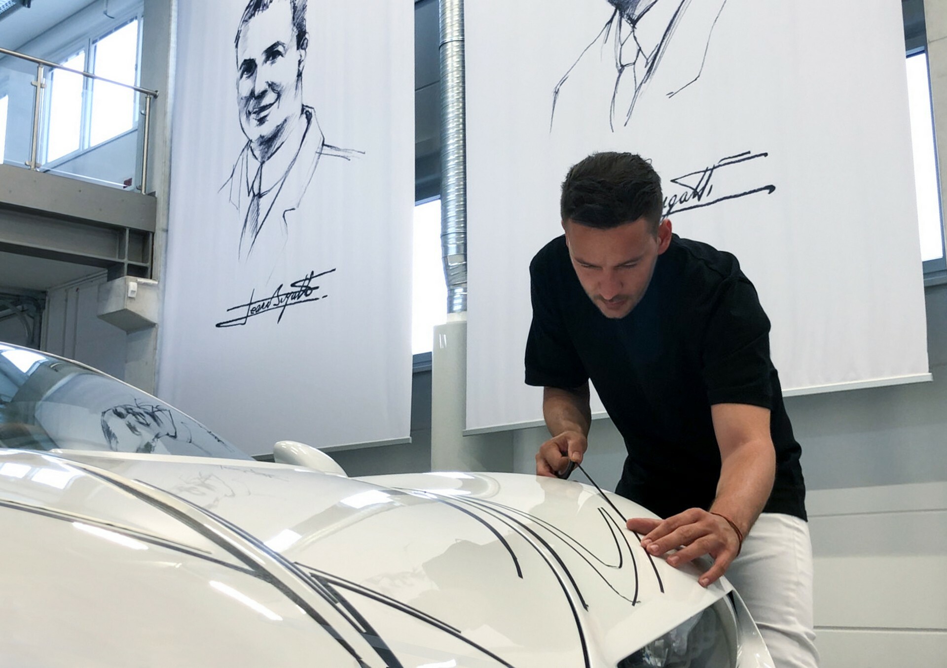 This Is The Bugatti Designer Who Hand Sketched The Chiron Super Sport ...