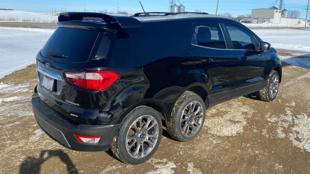 Ford EcoSport With Six Wheels 2s 1024x576 - Auto Recent