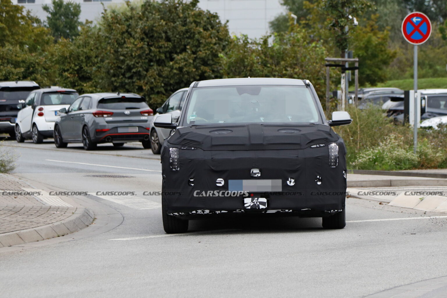 Kia EV4 Sub-Compact SUV Spied For The First Time With Production-Ready ...