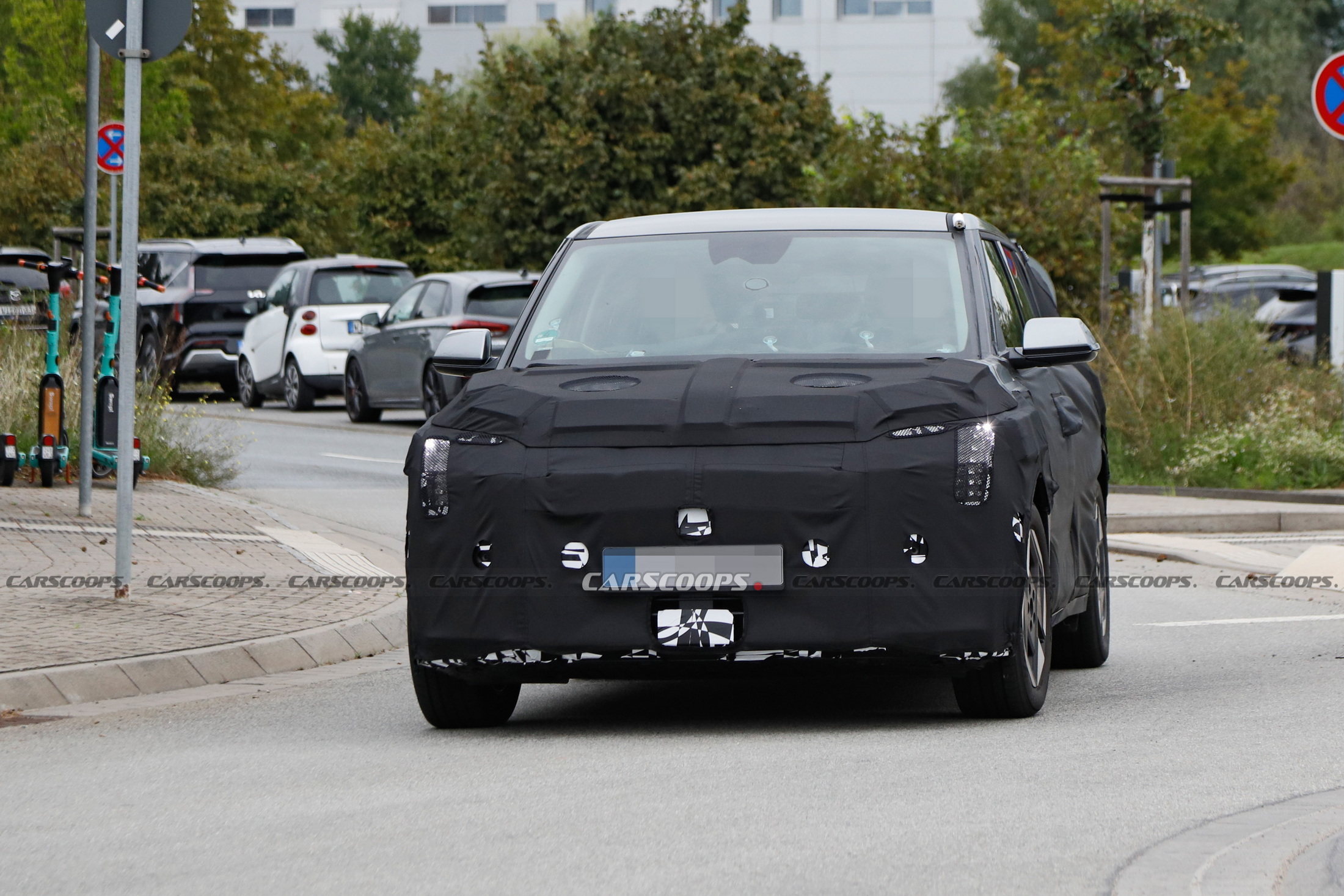 Kia EV4 Sub-Compact SUV Spied For The First Time With Production-Ready ...