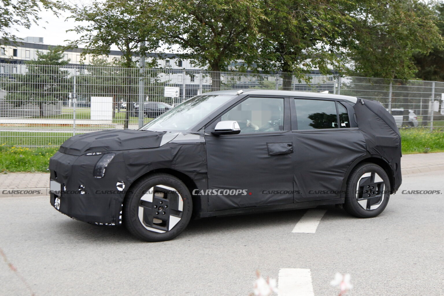 Kia EV4 Sub-Compact SUV Spied For The First Time With Production-Ready ...