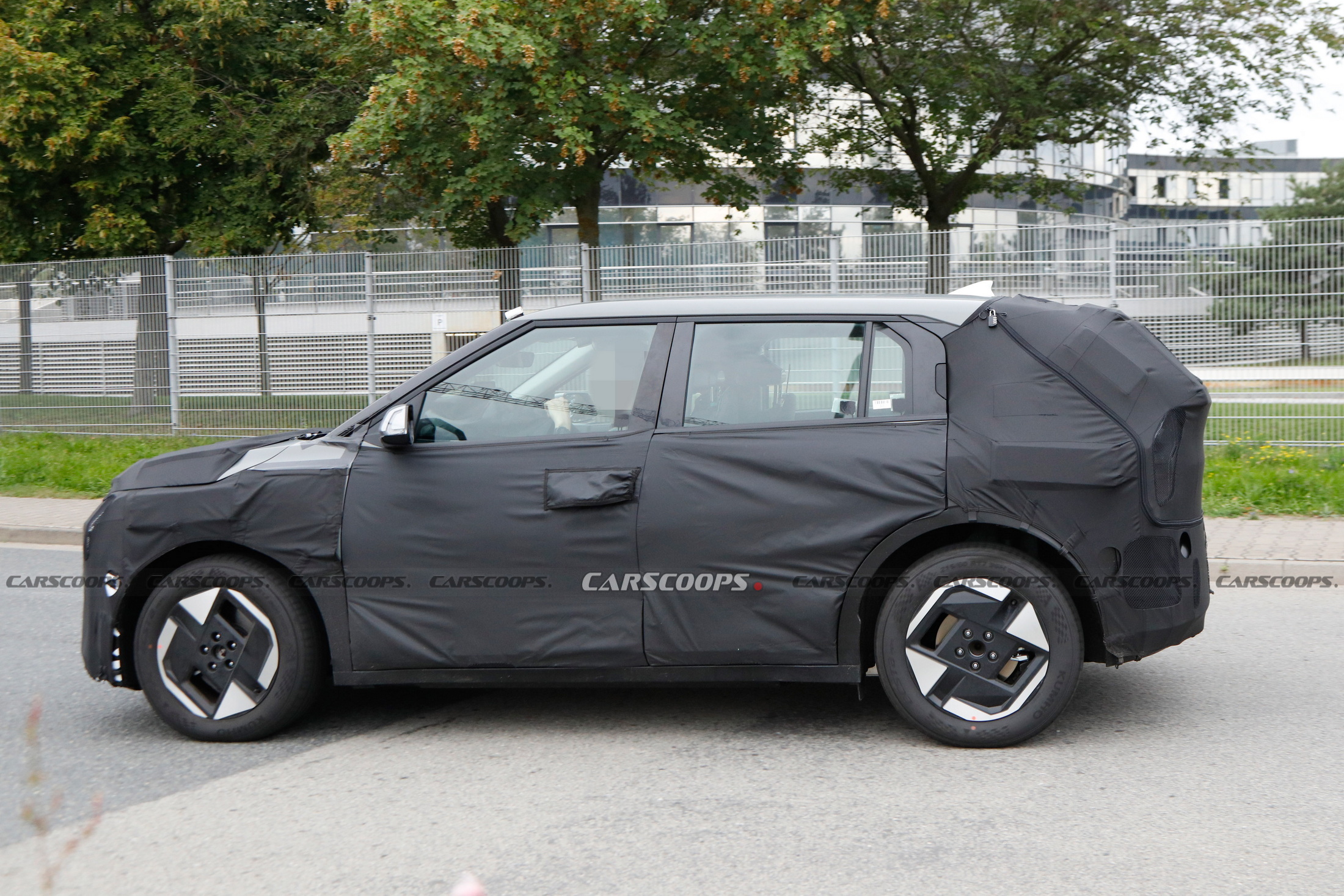 Kia EV4 Sub-Compact SUV Spied For The First Time With Production-Ready ...