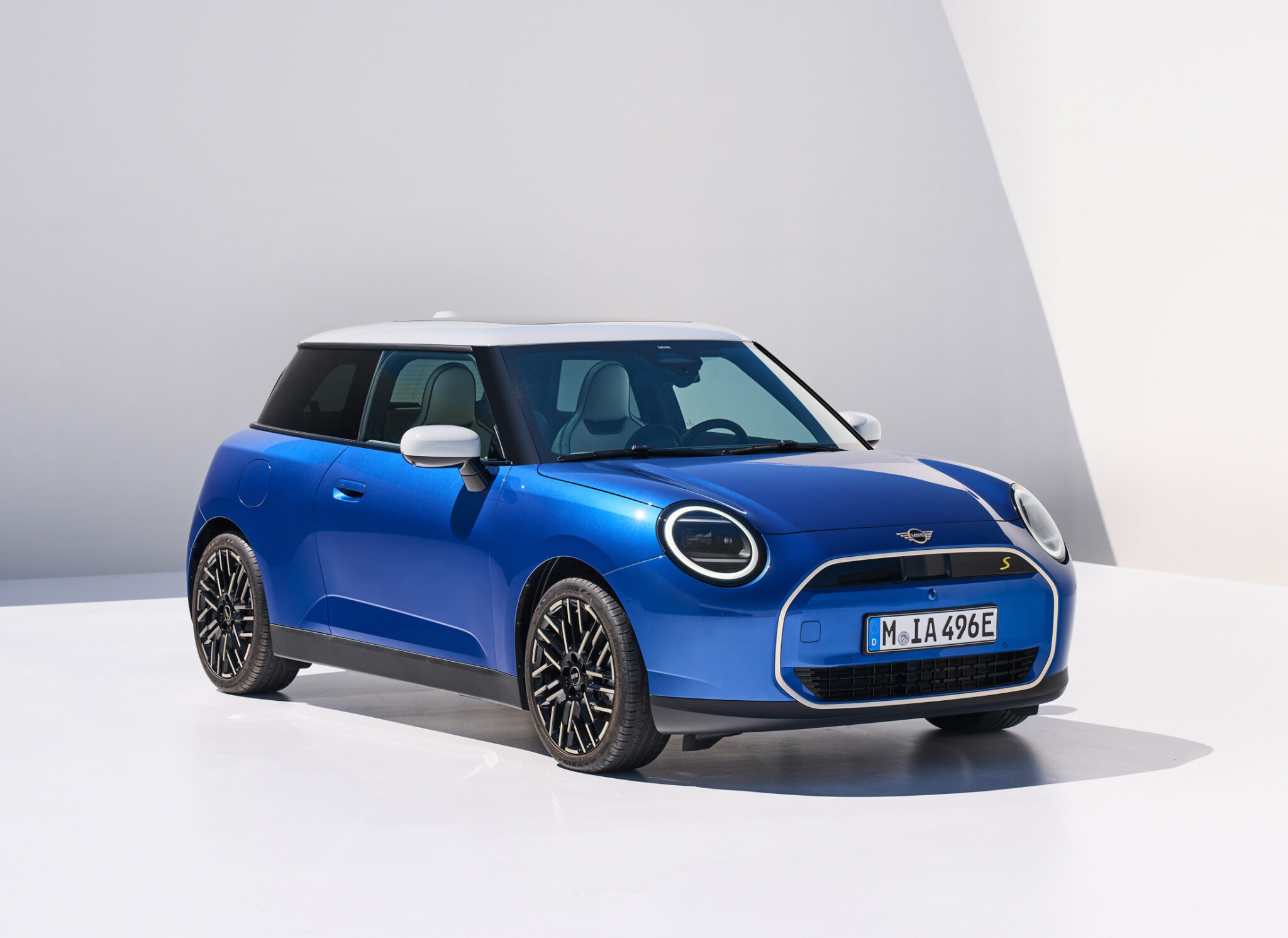 2025 Cooper EV Is A Grown-Up Premium Hatch That’s More Baby BMW Than ...