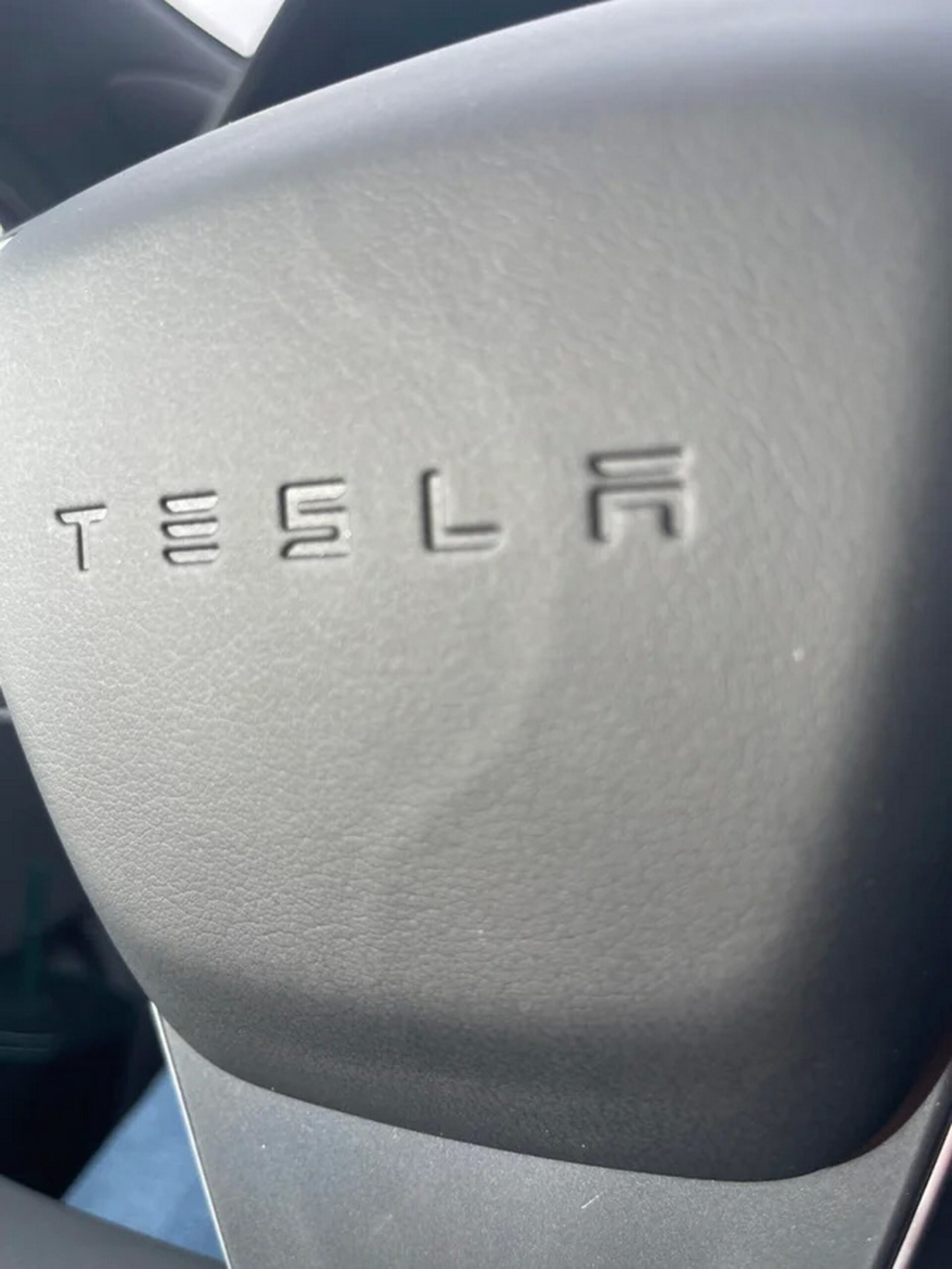 Quality Issues In Tesla Steering Yoke Persist Following Rollout Of New  Version