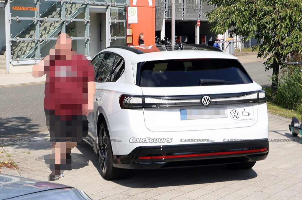 VW ID.7 Tourer Is An Electric Wagon Coming To Europe In 2024