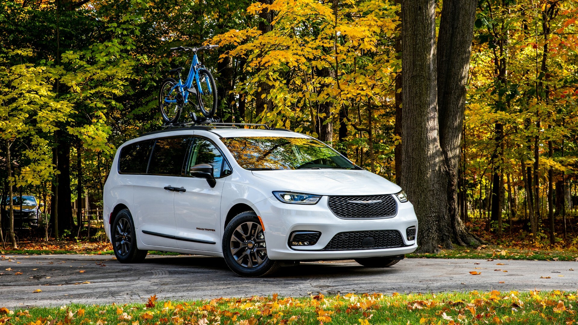 Chrysler Slashes 2024 Pacifica PHEV Lineup To Two Trims Carscoops